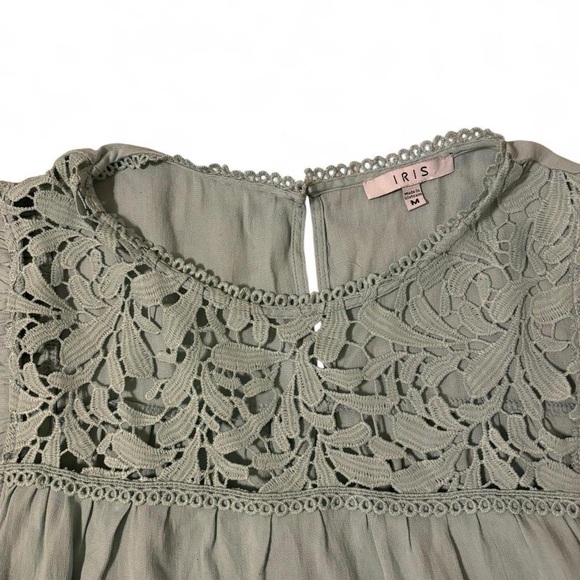 Green Sleeveless Top with Lace Detail - Picture 3 of 3